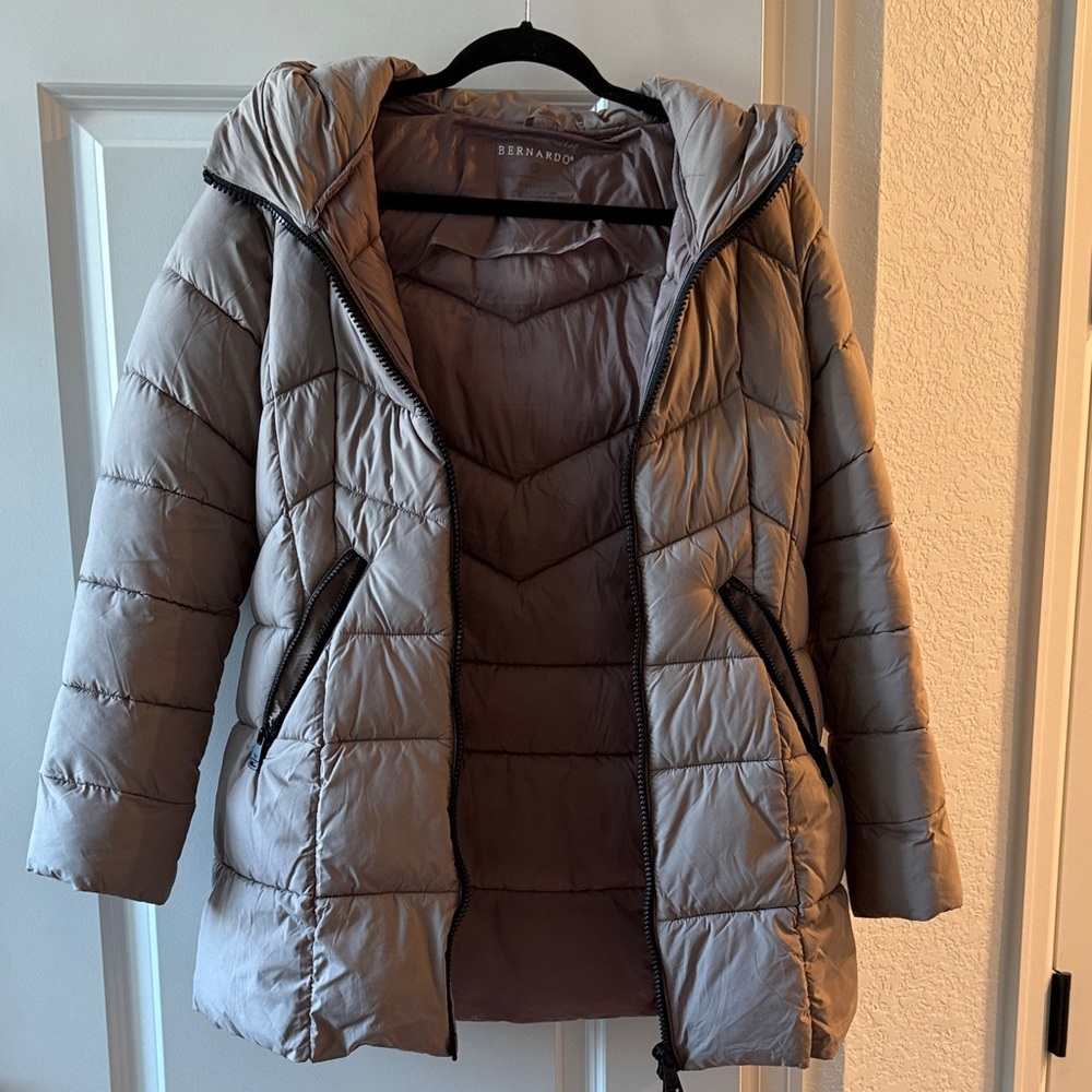 Bernardo Women's Light Gray Puffer Coat